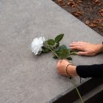 le corps se soulève-t-il